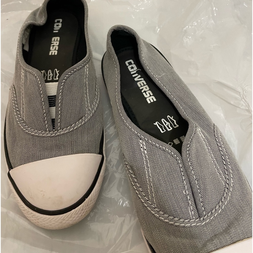 Like new Ladies converse slip on size 6